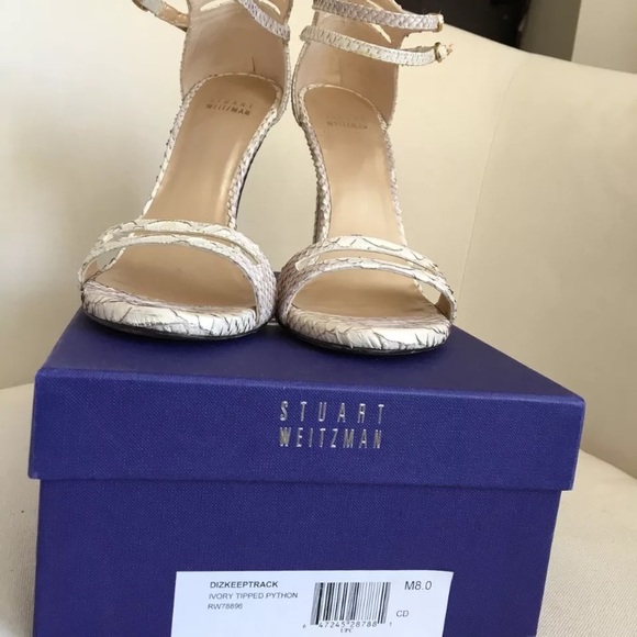 Stuart Weitzman - Picture 6 of 8